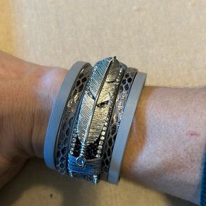 Magnetic cuff bracelet